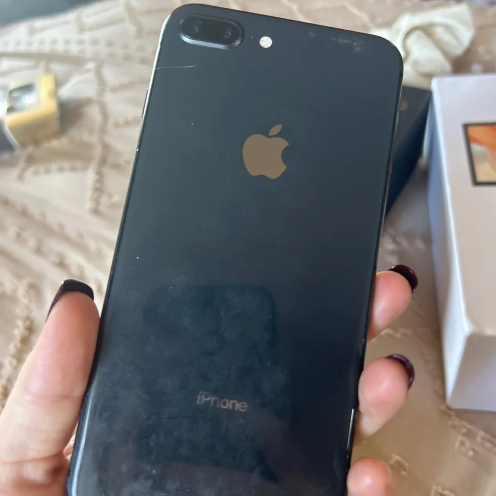 Iphone 8 plus cracked